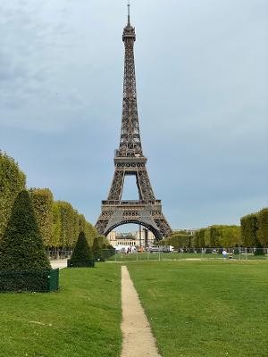 Photo of the Eiffel Tower from the Champs du Mars Parc